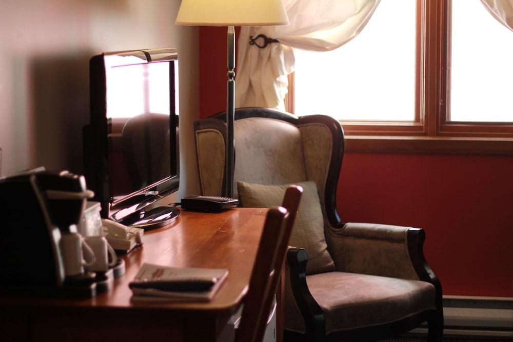 Howe Sound Inn & Brewing Company