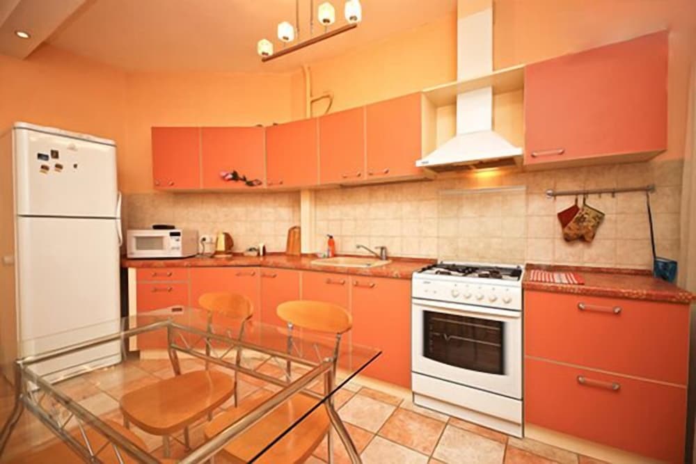 Moscow Kremlin Deluxe Apartment