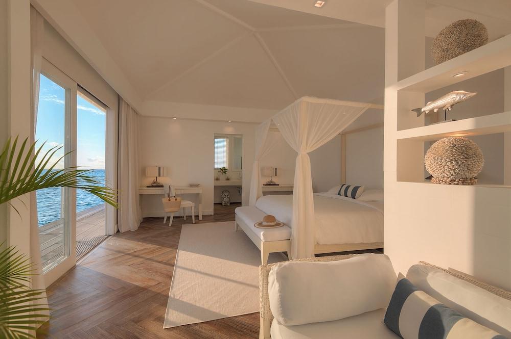 Diamonds Athuruga Maldives Resort & Spa