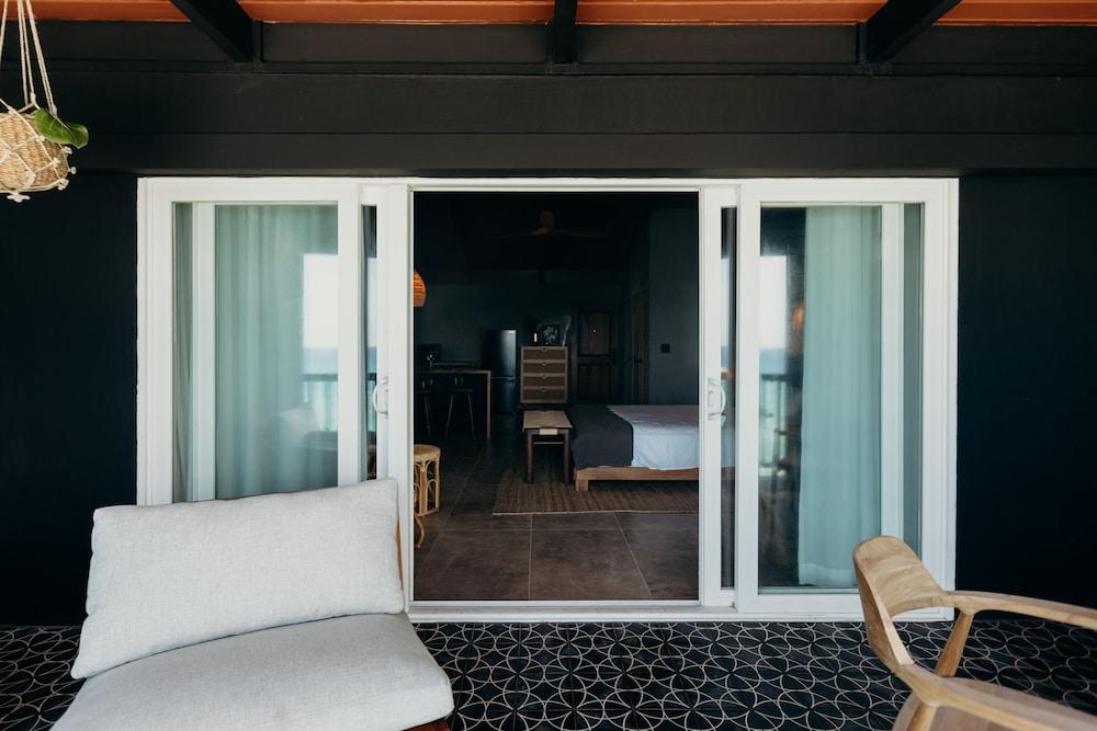 The Waves at Cane Bay