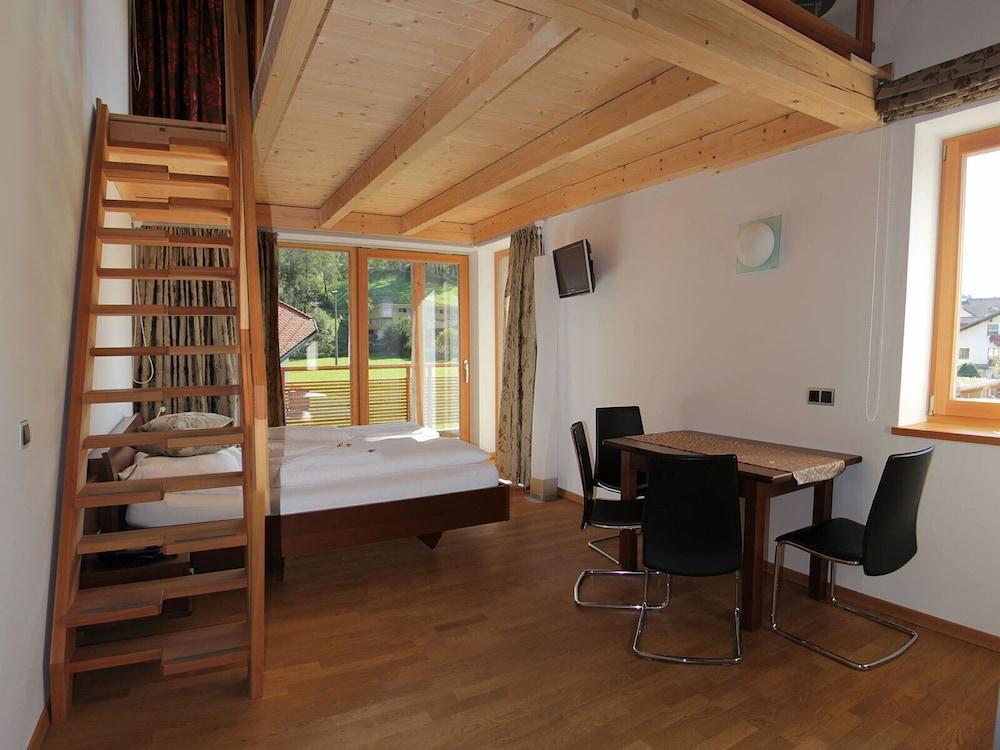 Garni - Hotel Am Burghügel