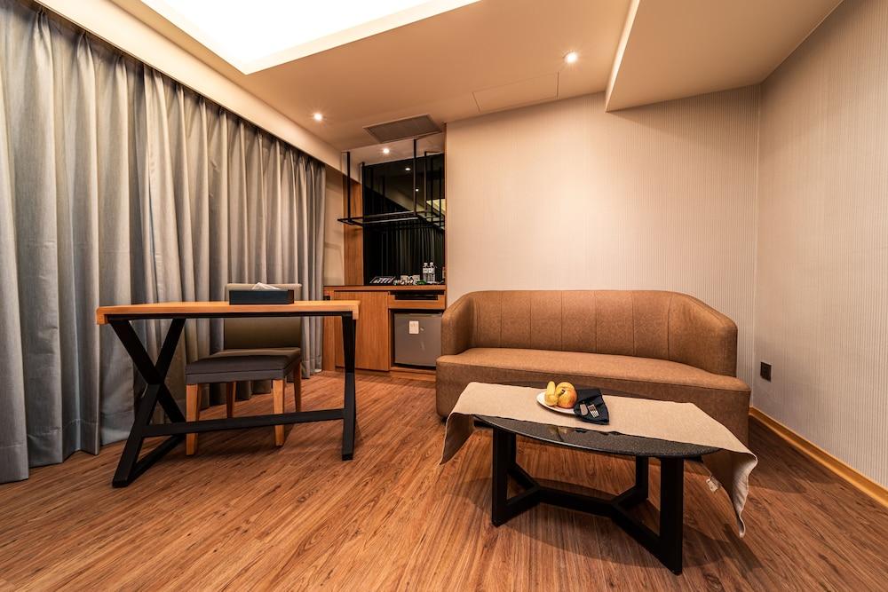 Fish Hotel Kaohsiung