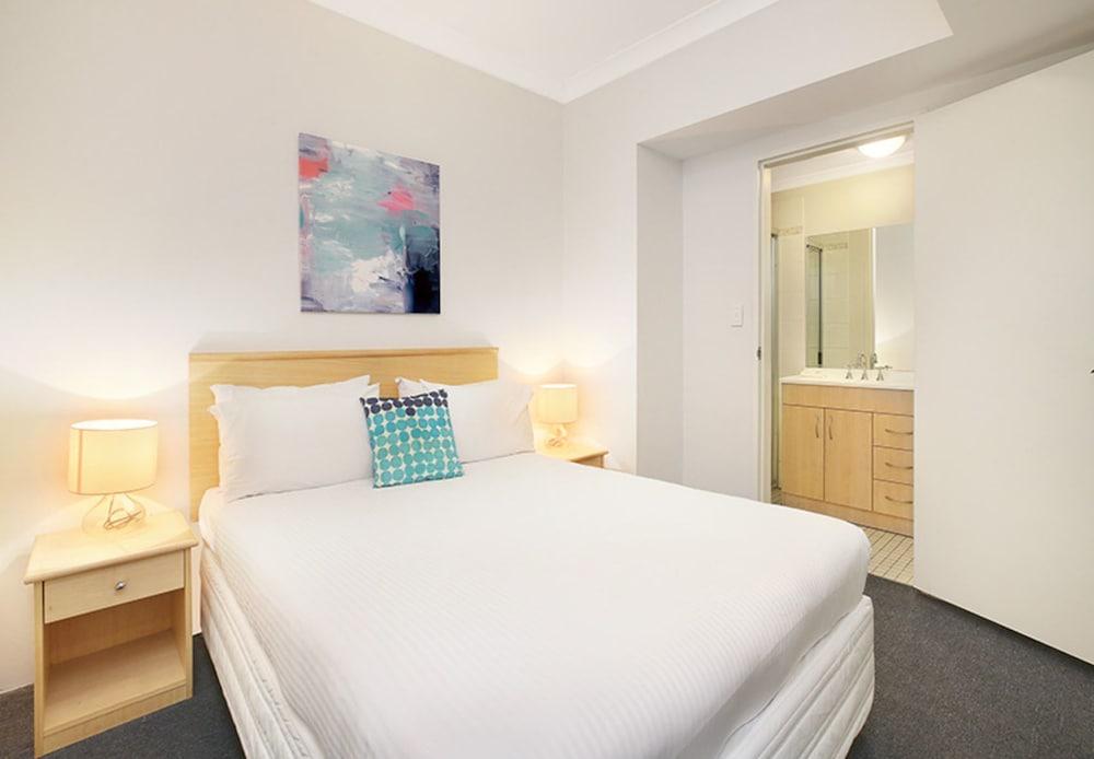 Sydney Airport Suites