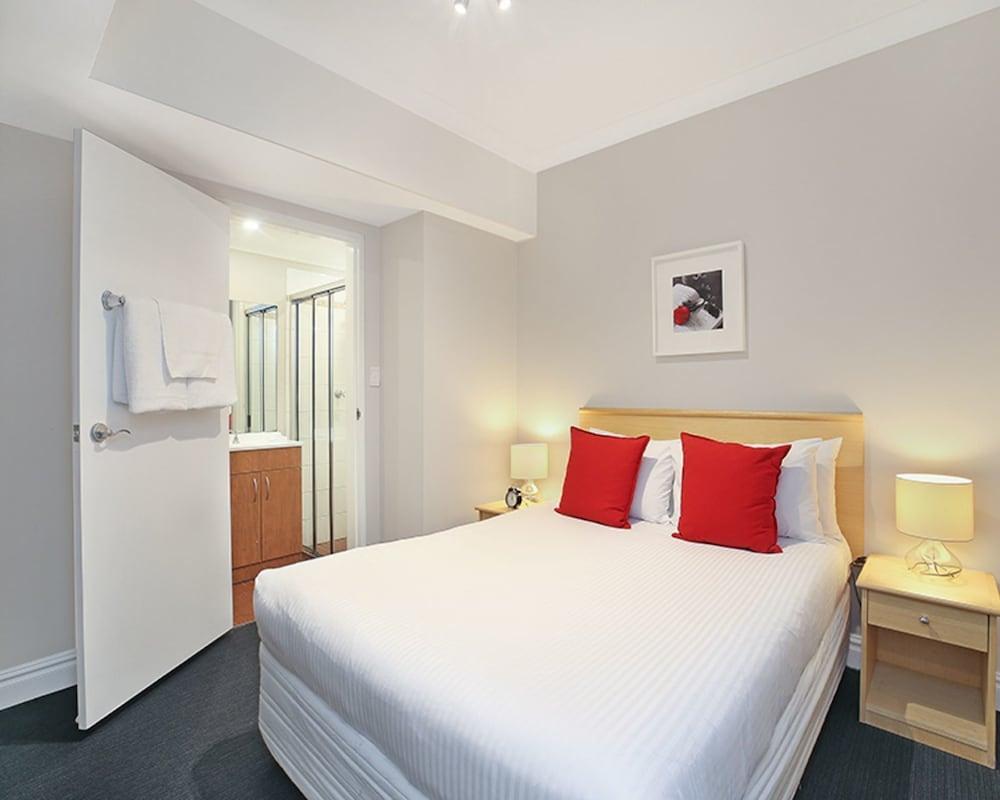 Sydney Airport Suites