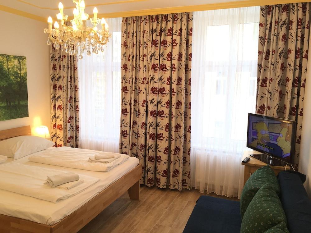 AJO Vienna Messe - Contactless Check-in