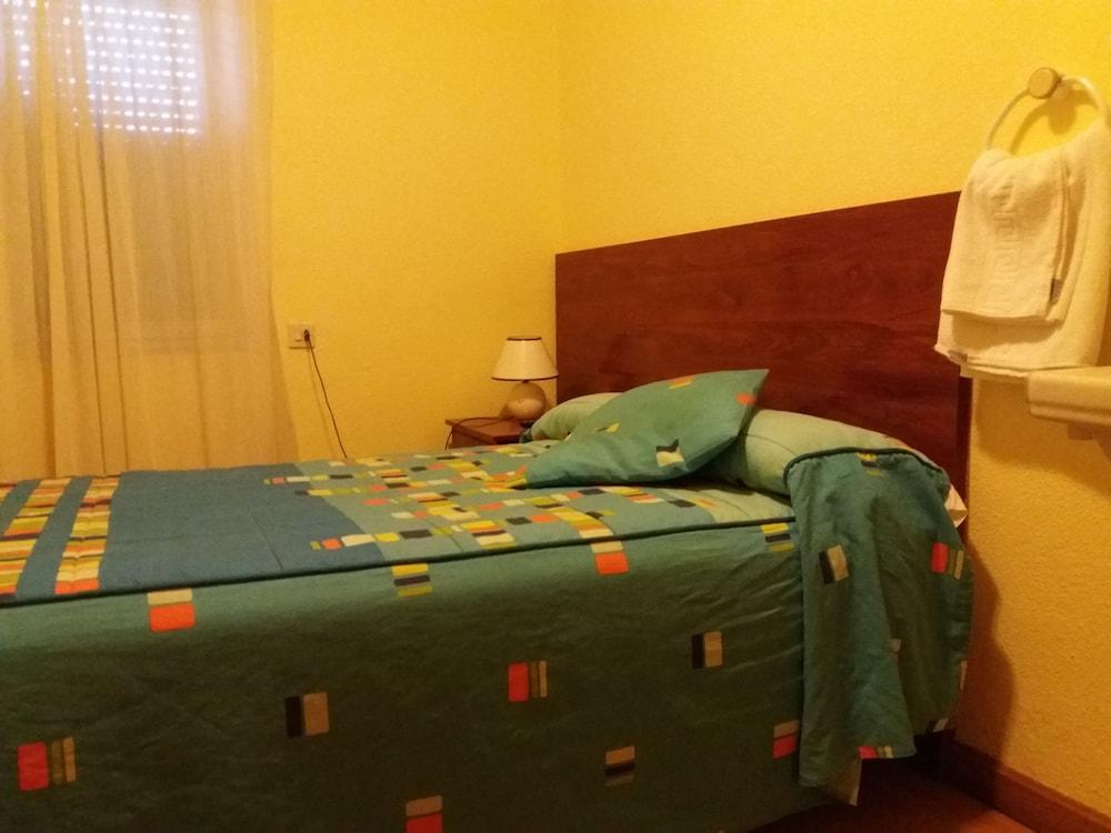 Hostal Restaurante Delfin