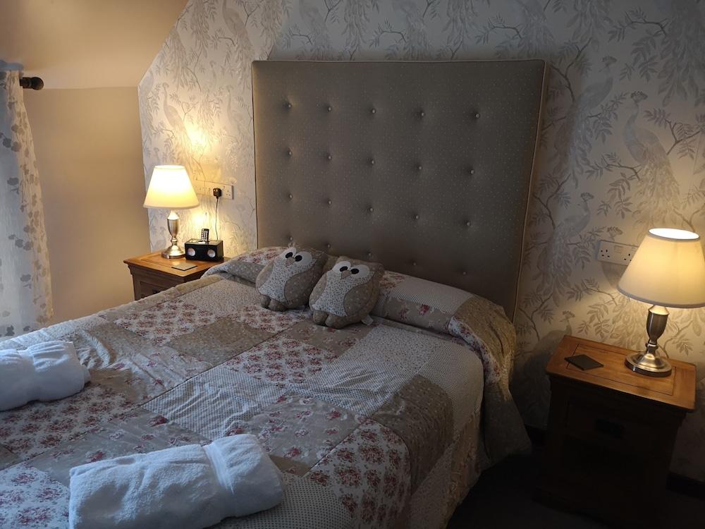 The Commercial Hotel