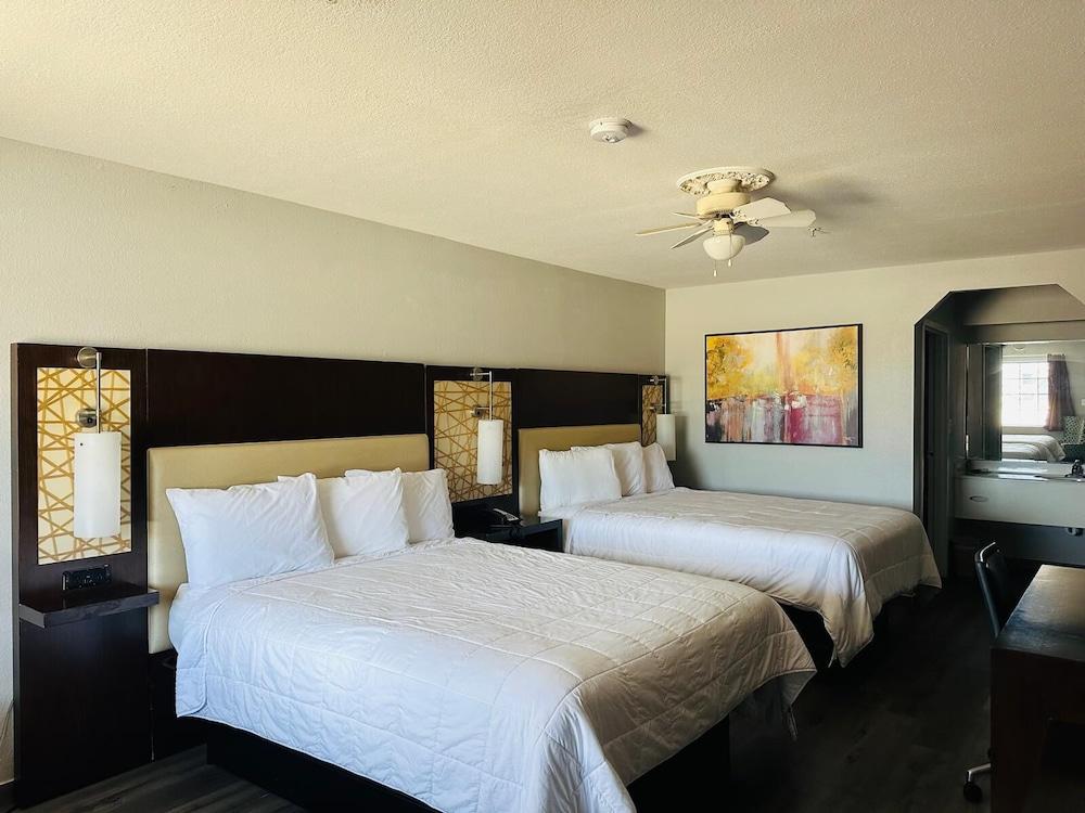 The Executive Inn & Suites