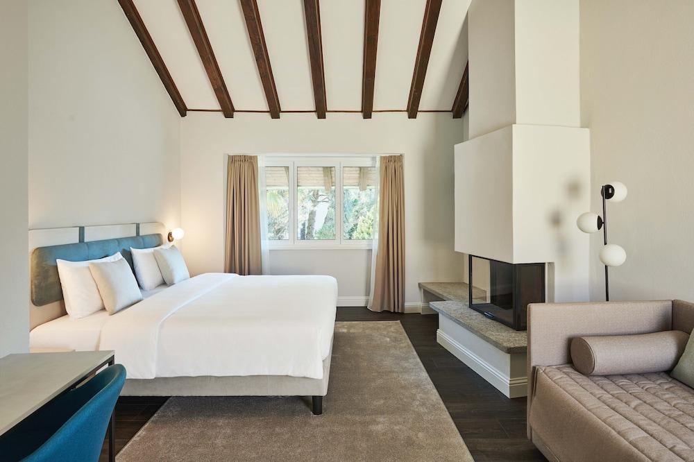 Vista Lakefront Boutique Hotel