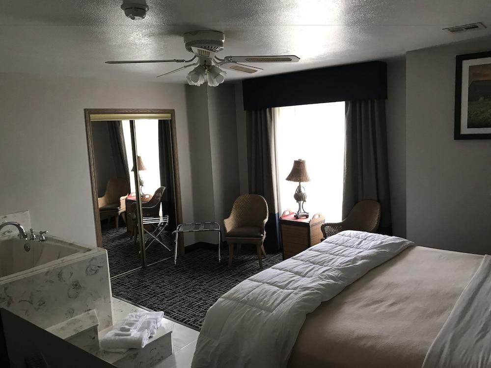 Days Inn by Wyndham Grove