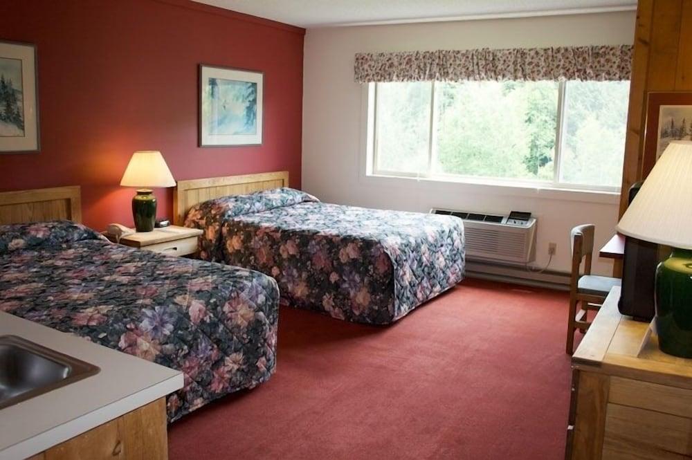 Snowy Owl Inn And Resort