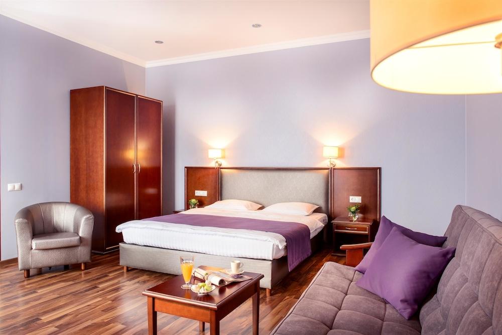 Greguar Hotel & Apartments