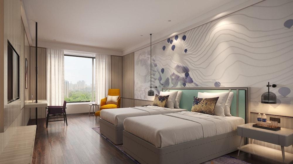 Vivanta Thane LBS Road