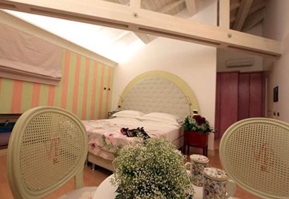 Villa Euchelia Resort