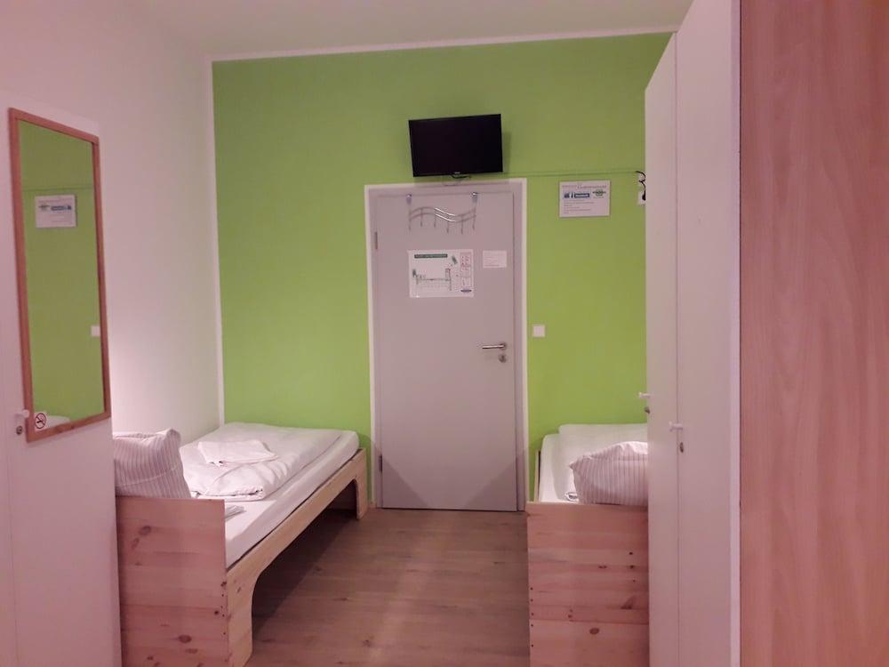 Gaestehaus Kaiserpassage - Hostel