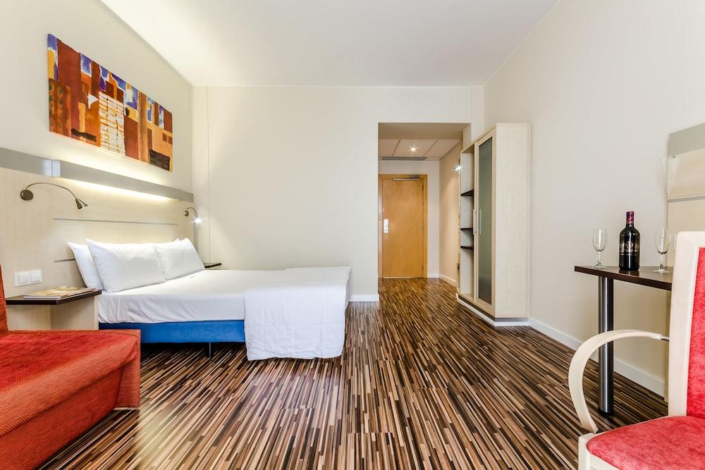 Hotel YIT Ciudad de Zaragoza