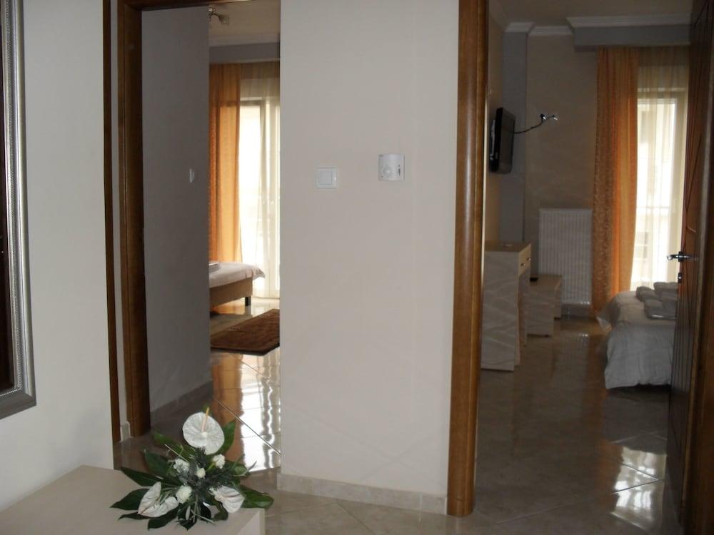 Kyknos De Luxe Hotel