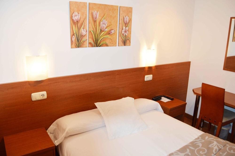 Hostal Residencia Fornos