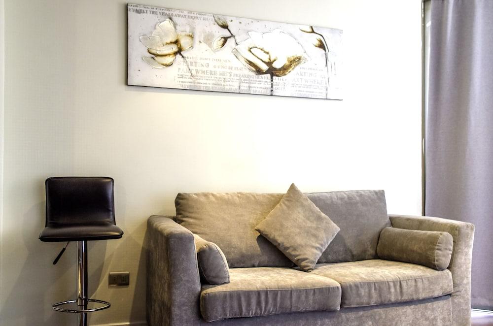 San Ignacio Suite Apartments