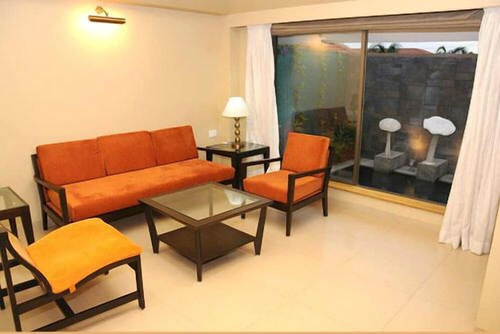 Confident Amoon - The Glamour Spa and Resort