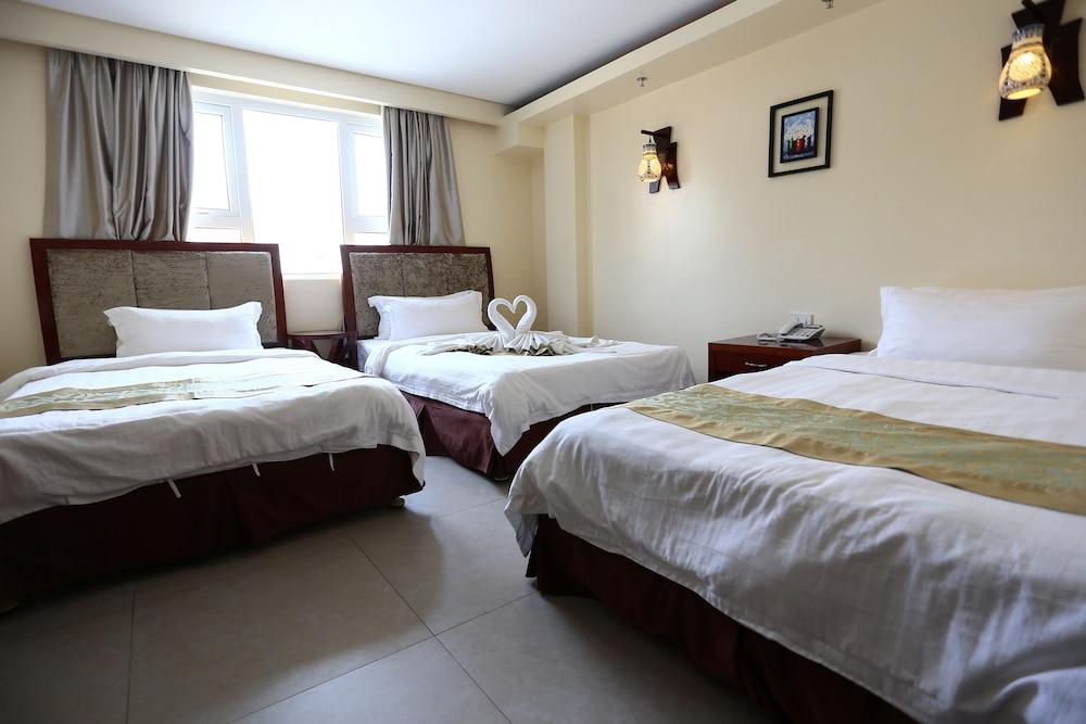 Golden Phoenix Hotel Boracay