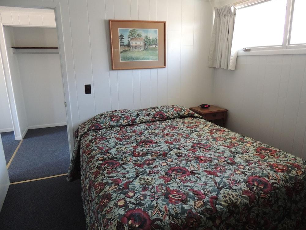 Phil & Anns Sunset Motel