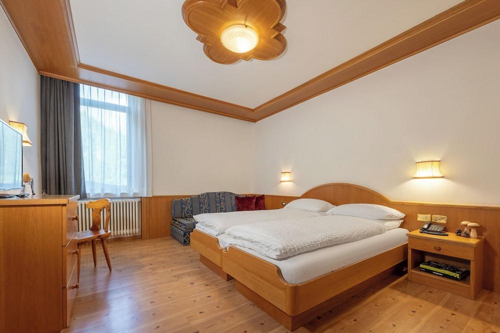 Hotel Vioz - Family Hotel & Apartments