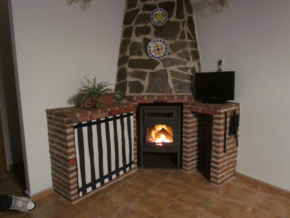 Apartamentos Rurales Azabal