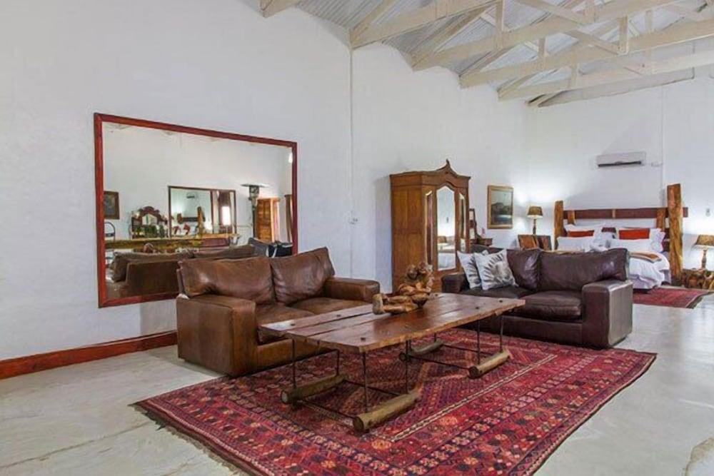 African Vineyard Guest House