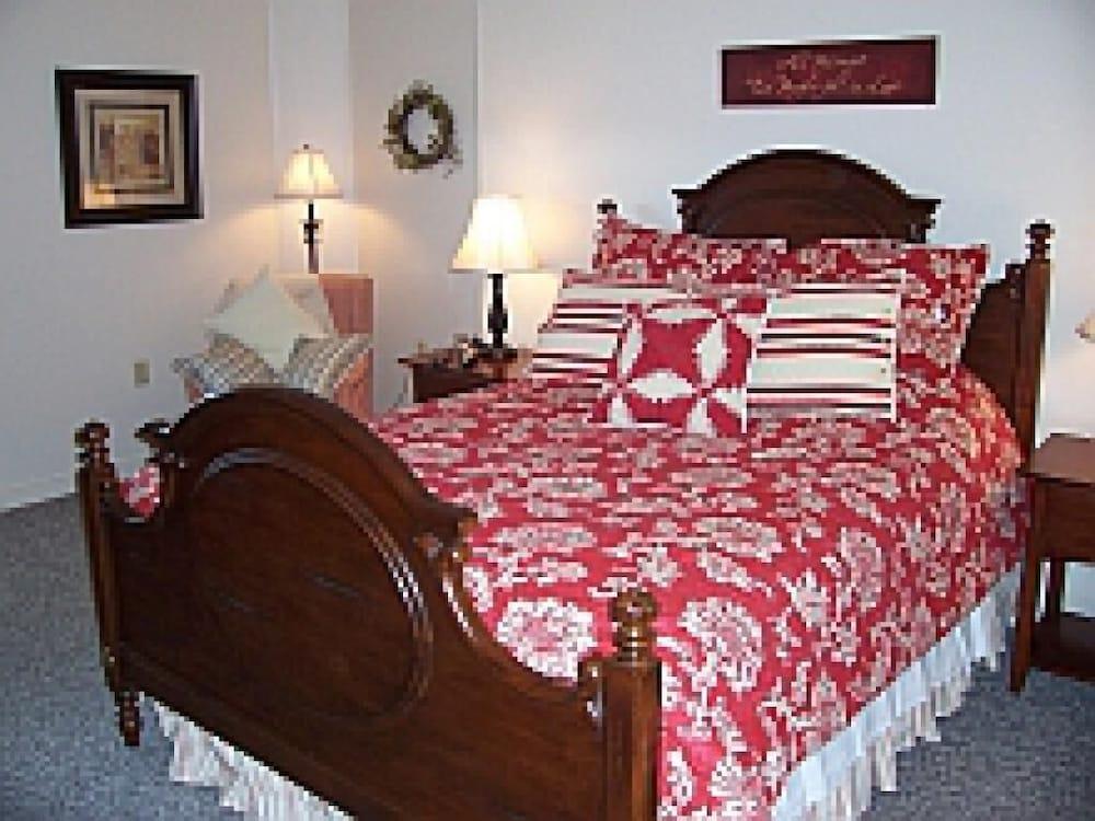 Camelot Restaurant & Inn