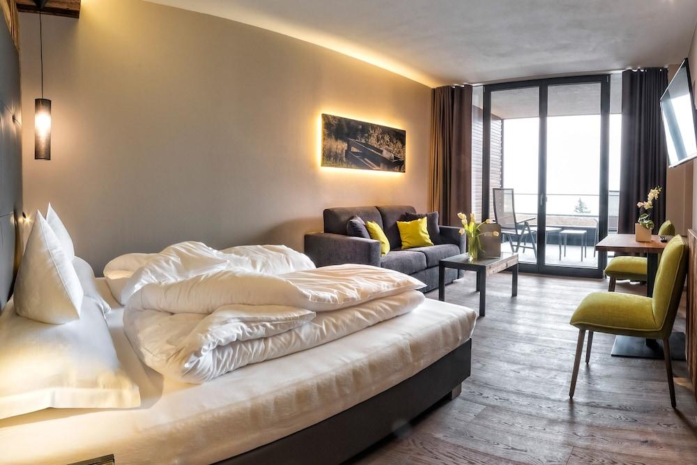 Avidea - Adults Only