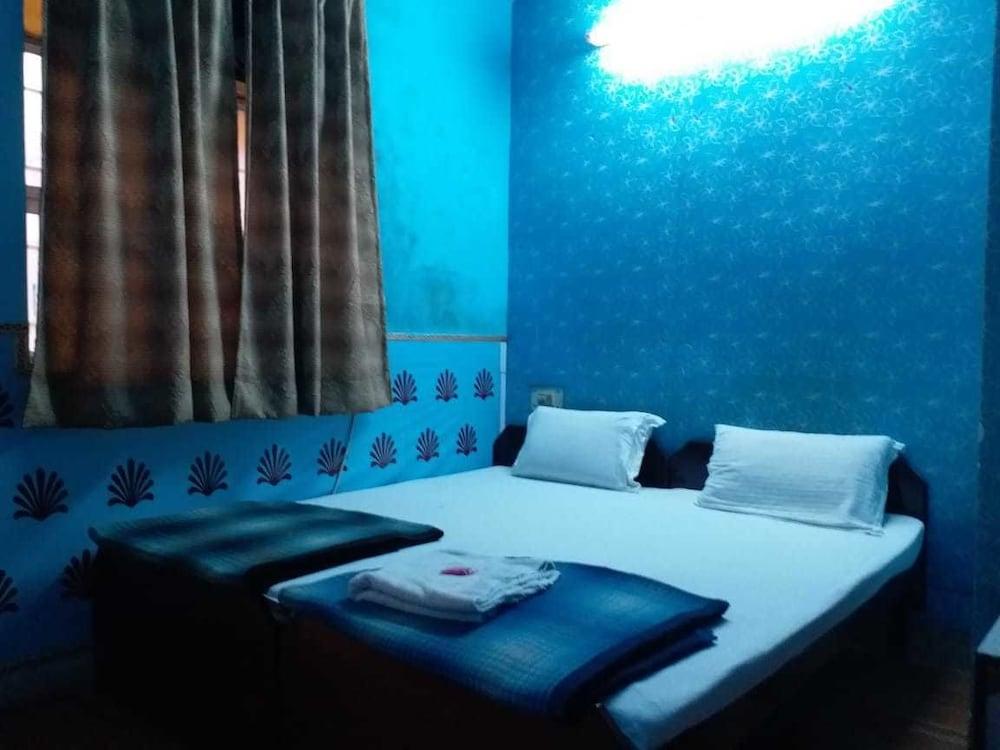Hotel Raj Bed & Breakfast