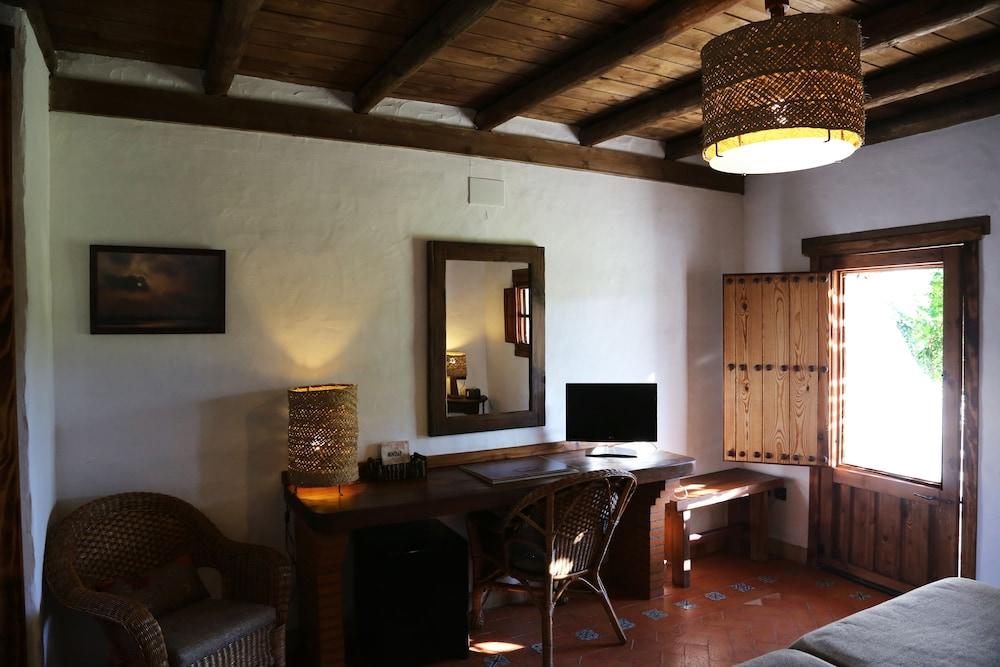 Ardea Purpurea Lodge