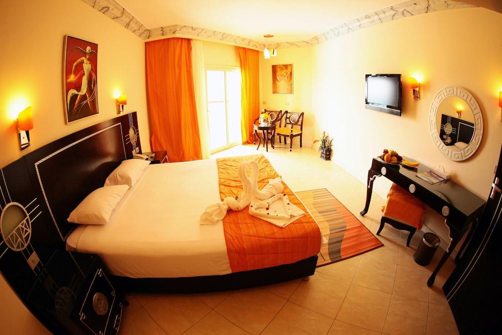 Sphinx Aqua Park Beach Resort - All Inclusive