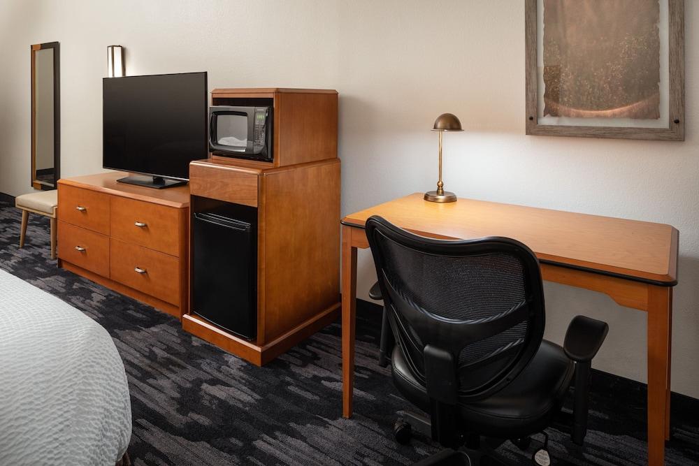 Fairfield Inn & Suites Visalia Tulare