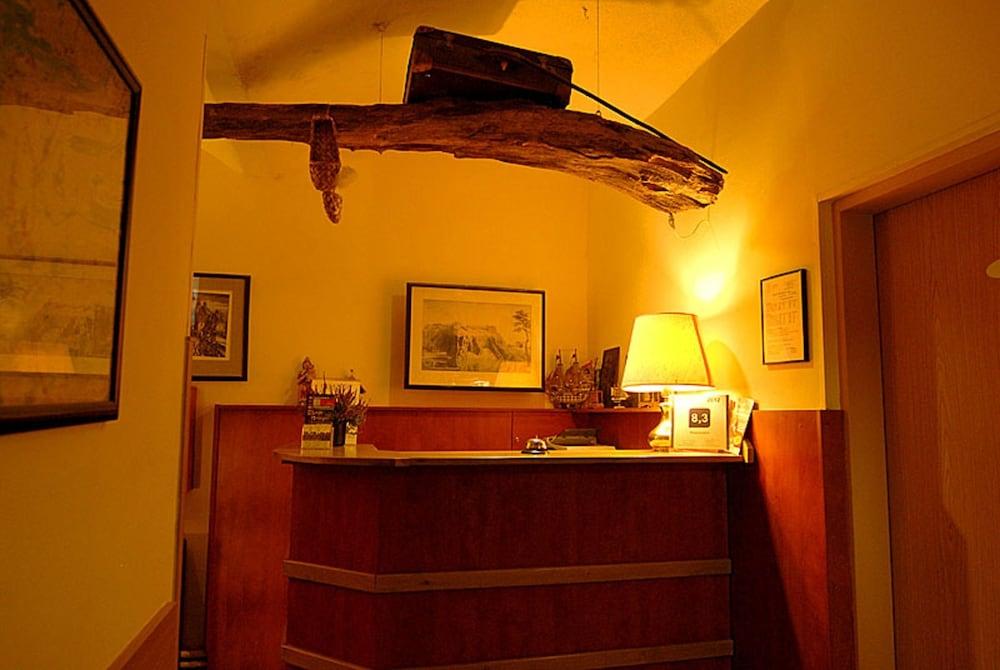 AKÁT Pension & Apartments