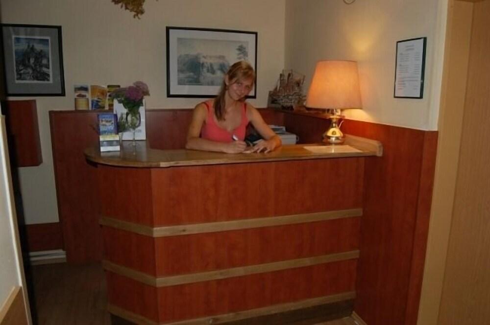 AKÁT Pension & Apartments