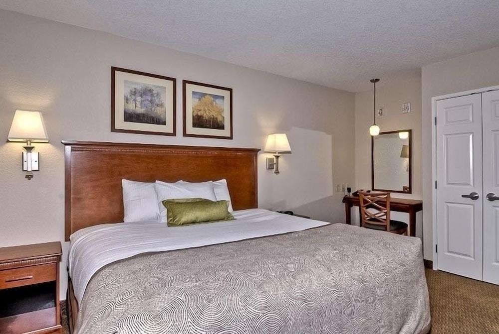 Candlewood Suites Burlington South by IHG