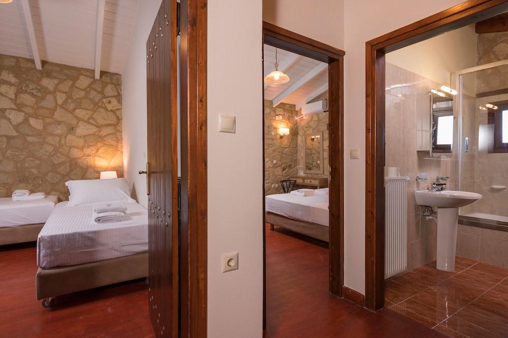 Spilia Village Hotel & Villas