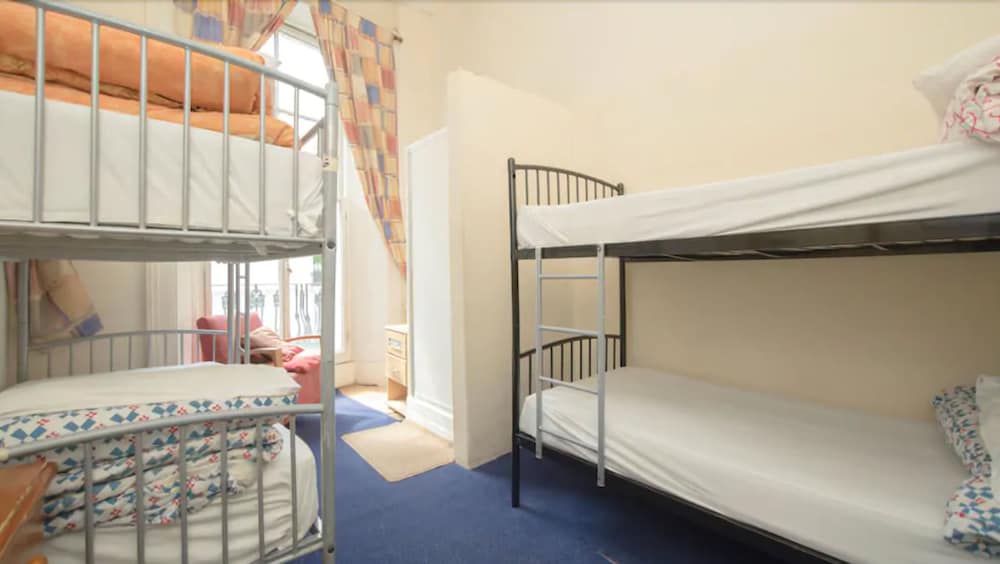 Central Hotel - Hostel