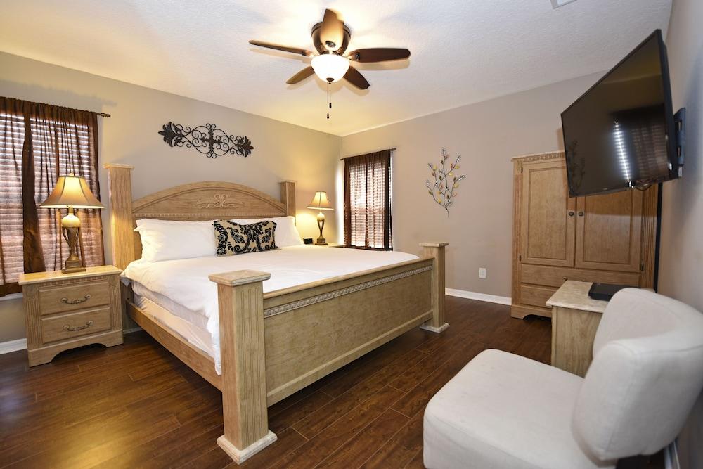 Watersong Holiday Villa