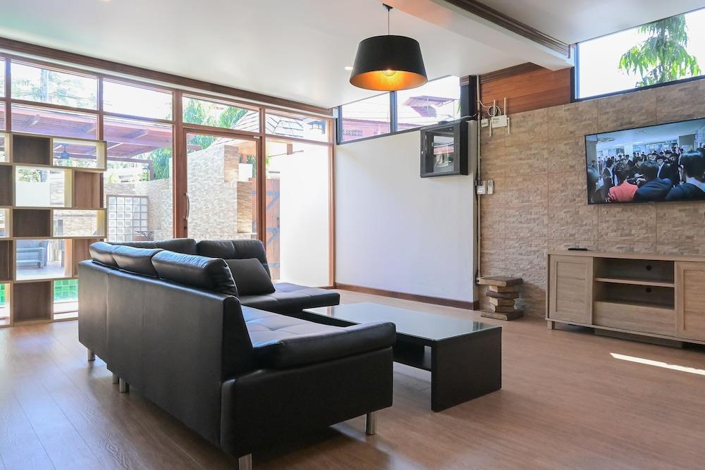 Nice House Pool Villa Phuket