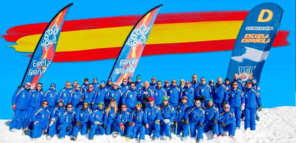 Comfortable Apartment With Wifi and Parking Space