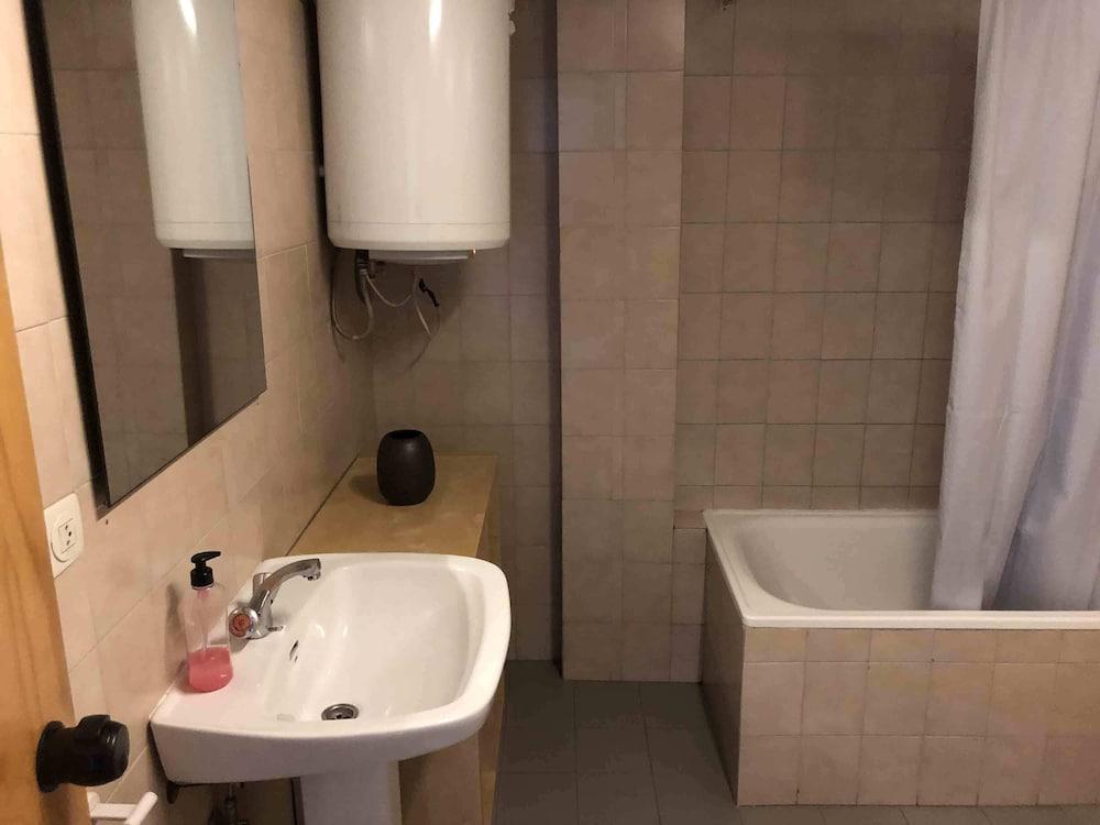 Central With Terrace and Wifi