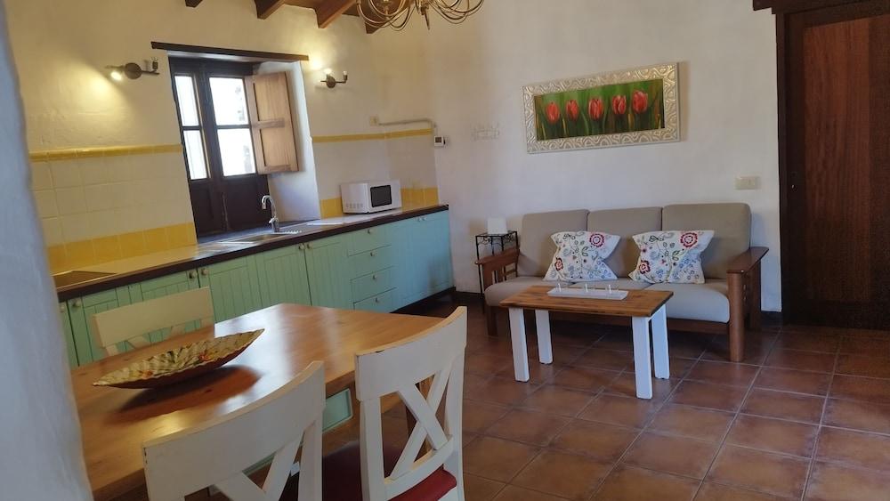 Enjoy Casa Rural La Tinta