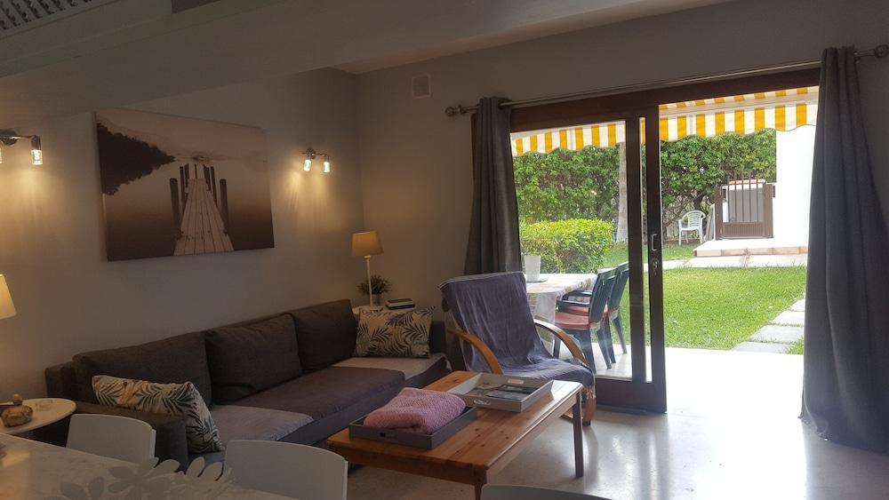 Apartment Agusbeach Sanagu023