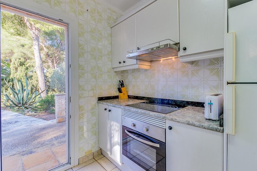 Villa With Pool and air Conditioning