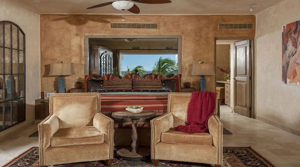 The Ultimate Holiday Villa in Cabo San Lucas With Private Pool and Close to the Beach, Cabo San Lucas Villa 1002