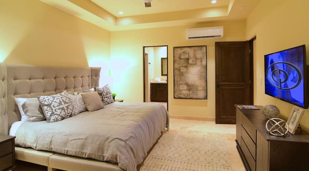 Beautiful Holiday Condo in a Prime Location in Cabo San Lucas 1025