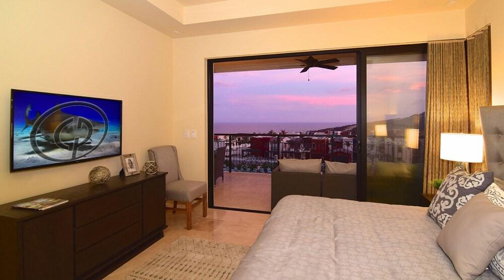 Beautiful Holiday Condo in a Prime Location in Cabo San Lucas 1025